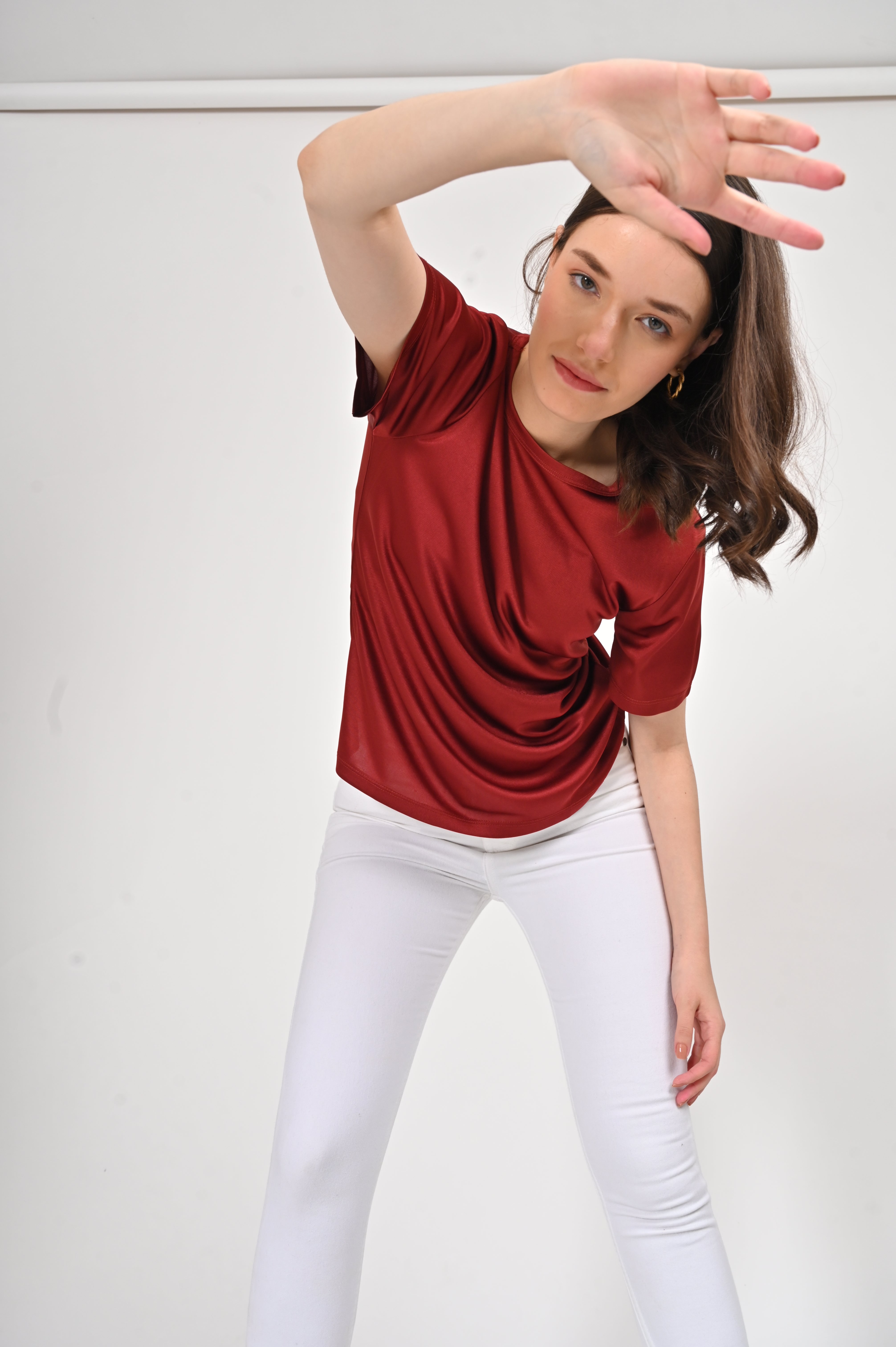 100 % ORGANIC MULBERRY SILK TRI-ACETATE WRINKLE FREE ROUND NECK TEE - CHERRY RED